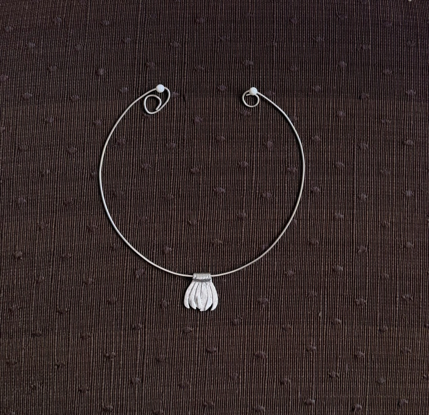 wilted choker