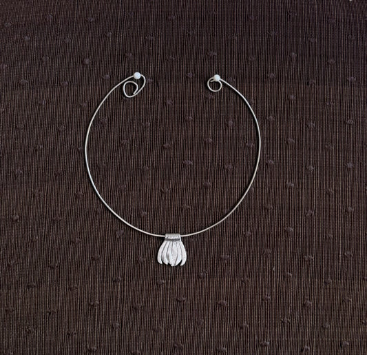 wilted choker