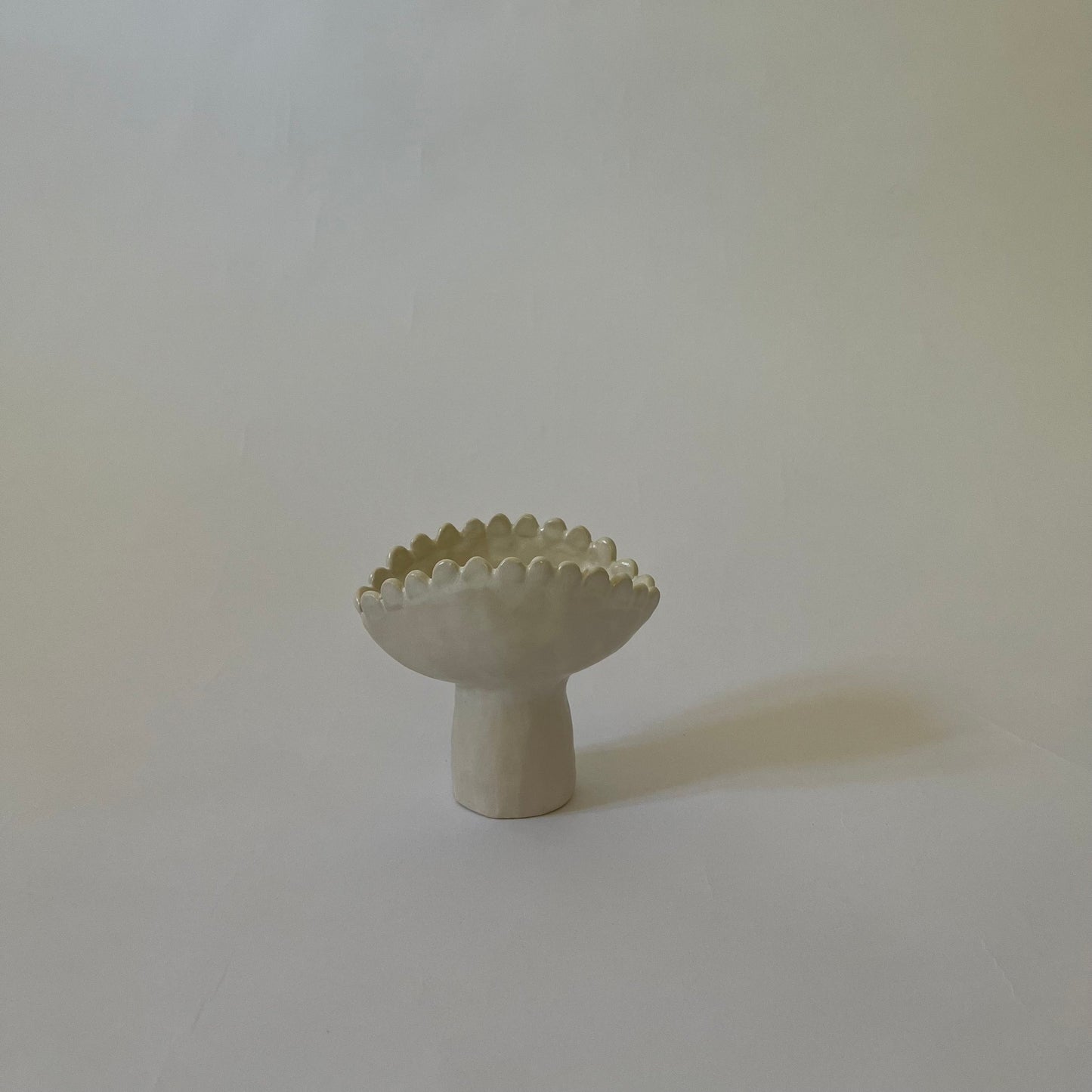 scalloped clam vase/candleholder (short)